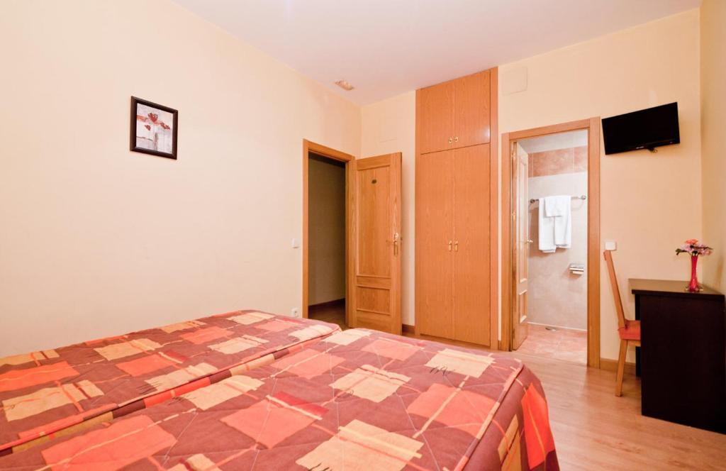 Hostal Las Cortes Мадрид Экстерьер фото